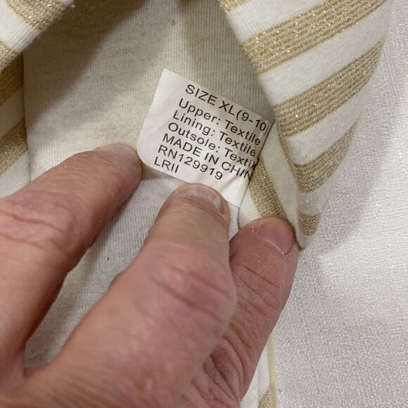 Jessica Simpson XL (9-10) house slippers - Picture 4 of 6